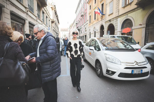 Lidé během Milan Fashion week — Stock fotografie