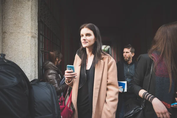 Personas durante la Semana de la Moda Milán — Foto de Stock