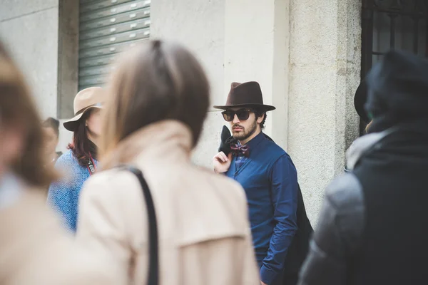 Άνθρωποι κατά τη διάρκεια της εβδομάδας μόδας του Μιλάνο — Φωτογραφία Αρχείου
