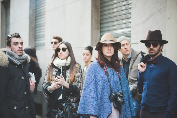 Mensen tijdens de Milaan Fashion week — Stockfoto