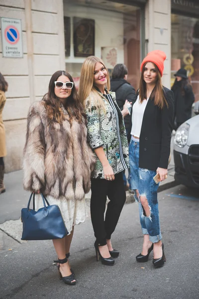 Orang-orang selama minggu mode Milan — Stok Foto
