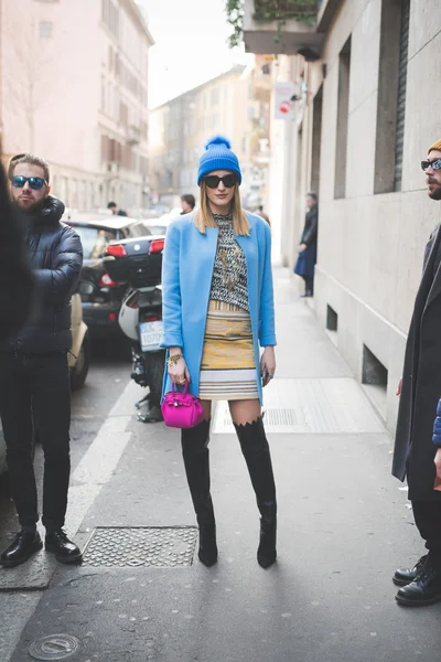 Le persone durante la settimana della moda di Milano — Foto Stock