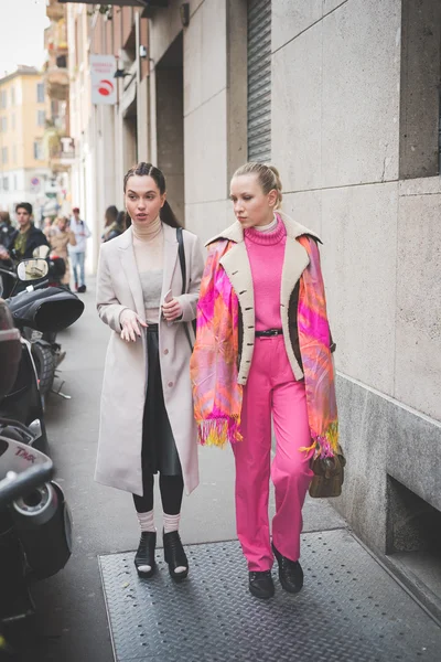 Az emberek közben a milánói Fashion week — Stock Fotó