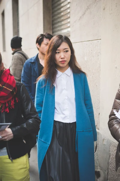 Personas durante la Semana de la Moda Milán — Foto de Stock