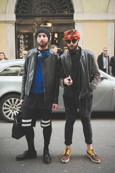 Les gens pendant la Fashion Week de Milan — Photo