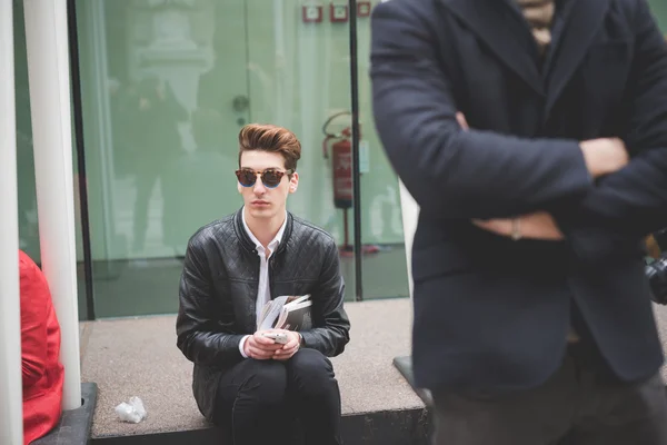 Le persone durante la settimana della moda di Milano — Foto Stock