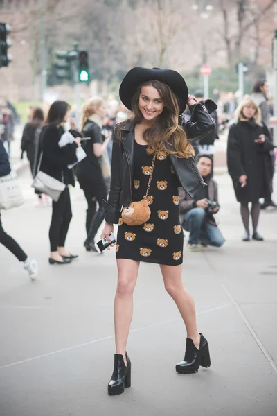 Personas durante la Semana de la Moda Milán — Foto de Stock