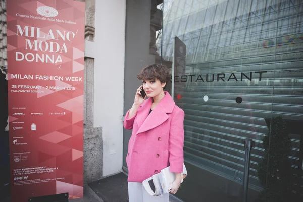 Personas durante la Semana de la Moda Milán — Foto de Stock