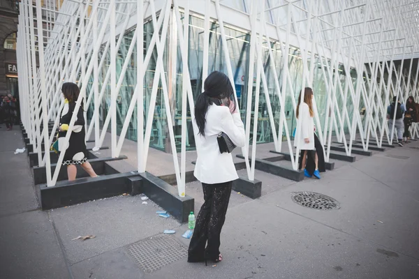 ミラノのファッション ・ ウィーク中に人 — ストック写真