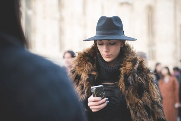 Personas durante la Semana de la Moda Milán —  Fotos de Stock