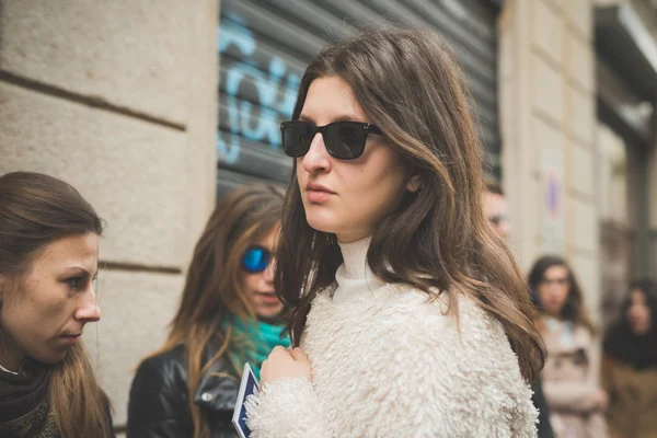 Le persone durante la settimana della moda di Milano — Foto Stock