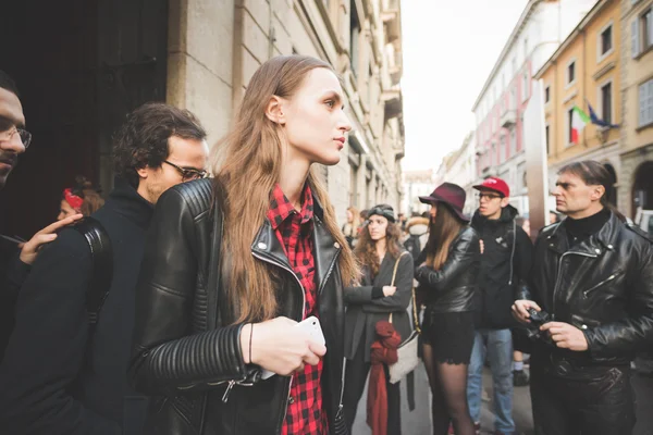Mensen tijdens de Milaan Fashion week — Stockfoto
