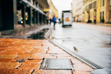 bulanık şehir ve insanlar kentsel sahne