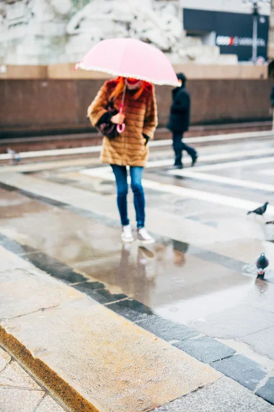 Niewyraźne sceny miejskie Miasto i ludzie — Zdjęcie stockowe