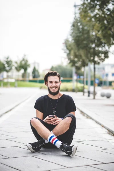 Knappe bebaarde hipster man — Stockfoto