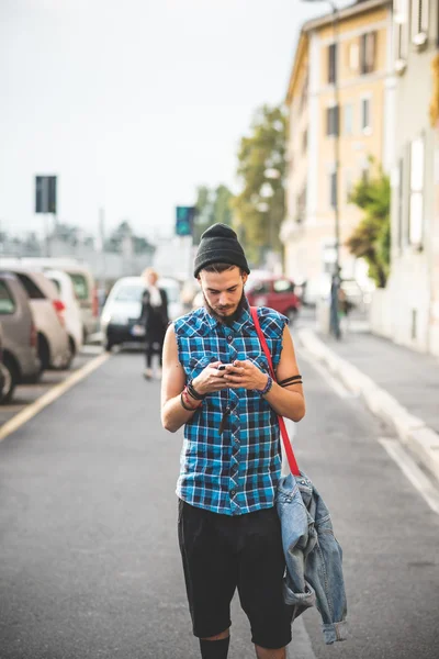 Ember szép szakállas csípő — Stock Fotó