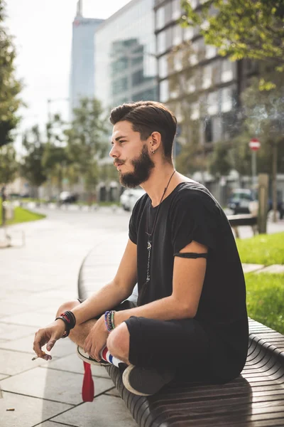 Guapo barbudo hipster hombre —  Fotos de Stock