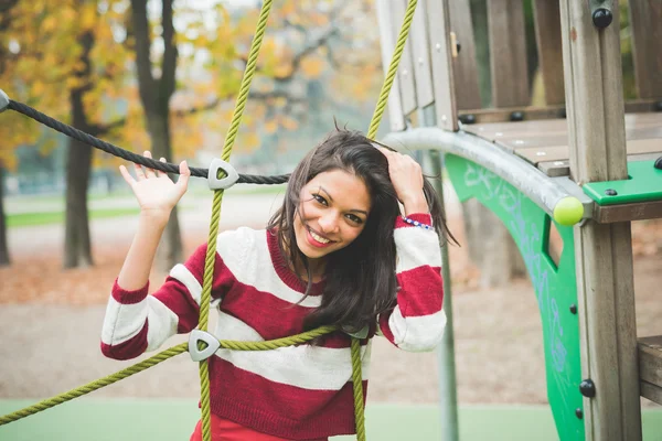 Beautiful indian woman at  park — Stock Photo, Image