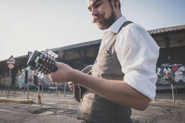 Snygg stor mustasch hipster man — Stockfoto