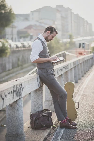 Belle grosse moustache hipster man — Photo