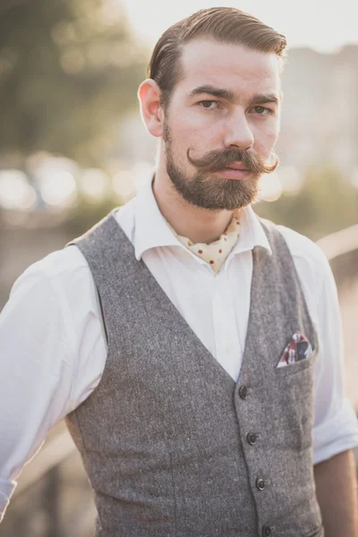 Bonito grande bigode hipster homem — Fotografia de Stock