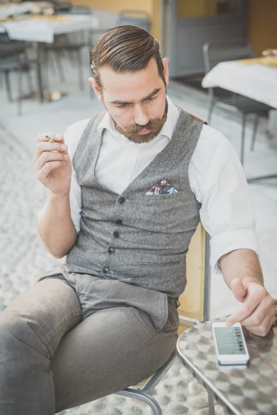 Schöner großer Schnurrbart Hipster Mann — Stockfoto