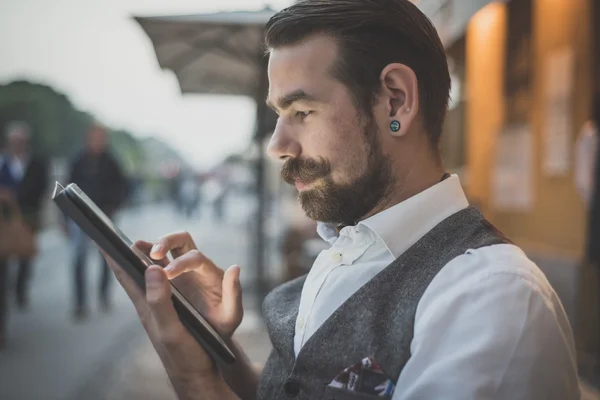 Bonito grande bigode hipster homem — Fotografia de Stock