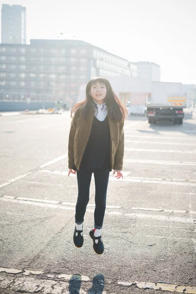 Asian hipster woman in city — Stock Photo, Image