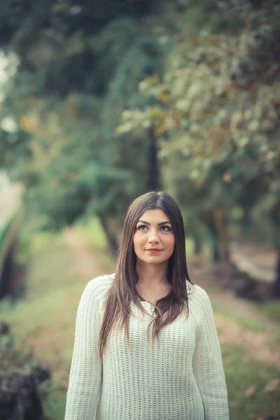 Jovem menina bonita — Fotografia de Stock