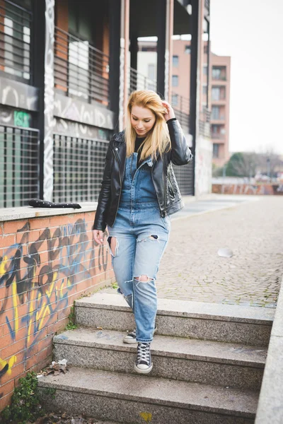 Beautiful blonde woman — Stock Photo, Image