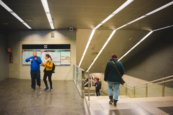 Interior de la estación de metro barcelona — Foto de Stock