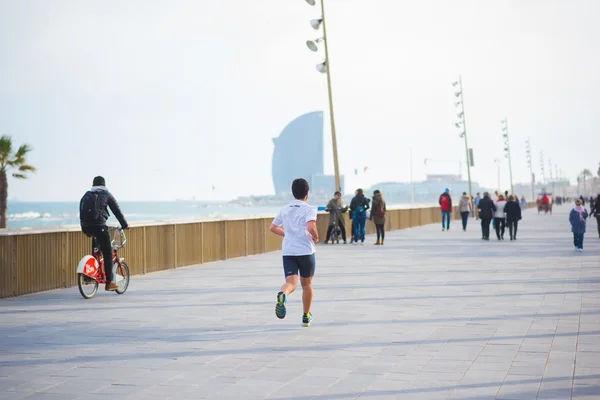 People walk in barceloneta — Stock Photo, Image