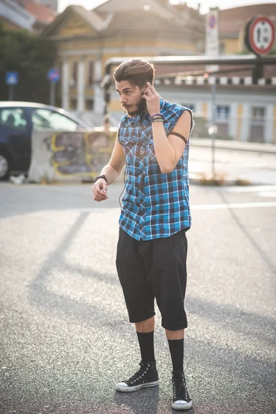 Schöner bärtiger Hipster-Mann — Stockfoto