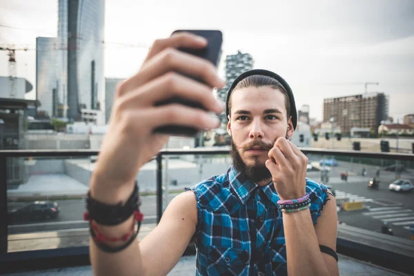 Stilig skäggiga hipster man — Stockfoto