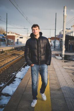 yakışıklı delikanlı