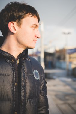 yakışıklı delikanlı