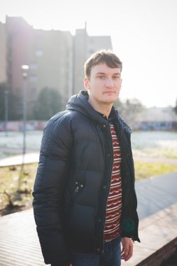 yakışıklı delikanlı