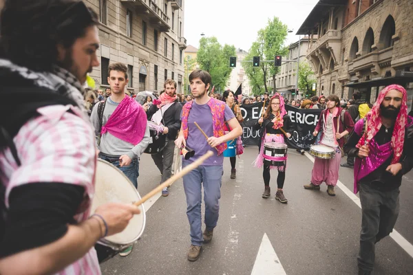 Manifestacja nie expo odbędzie się w Mediolanie 1 maja 2015 — Zdjęcie stockowe