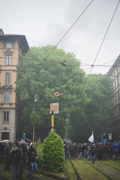 Manifestation no expo held in Milan May 1, 2015 — Stock Photo, Image