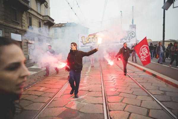 Manifestação nenhuma exposição realizada em Milão 1 de maio de 2015 — Fotografia de Stock