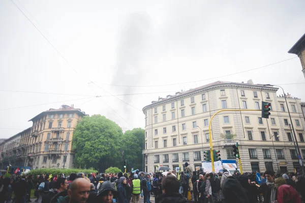 Manifestatie geen expo gehouden in Milaan, 1 mei 2015 — Stockfoto