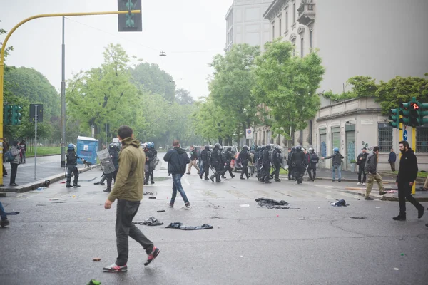 Manifestación no expo celebrada en Milán mayo 1, 2015 — Foto de Stock