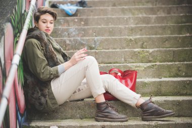 Genç hipster kadın