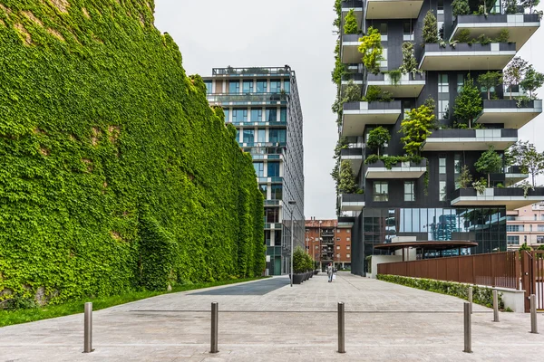 Bosco verticale in milan 2015 — Stock Photo, Image