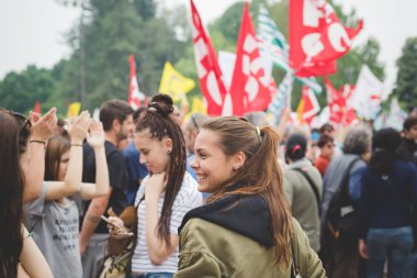 Öğrenciler tezahürü Milano