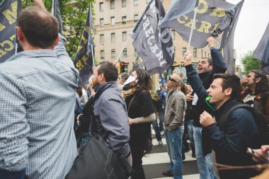 Öğrenciler tezahürü Milano