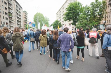 Öğrenciler tezahürü Milano