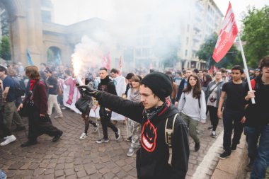 Öğrenciler tezahürü Milano