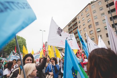 Öğrenciler tezahürü Milano