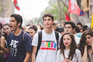 Öğrenciler tezahürü Milano